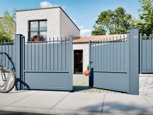 kostum aluminiuu tradition portail battant poteau multo numero decoupe laser bleu pigeon