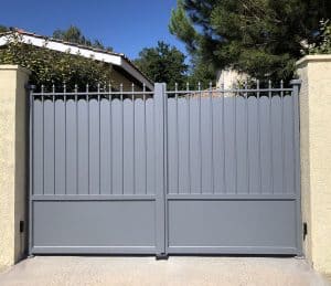 kostum pont aven aluminium tradition portail battant plein 9006 reprise