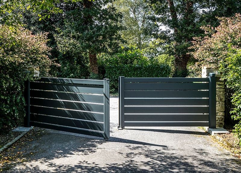portail aluminium battant maez kostum
